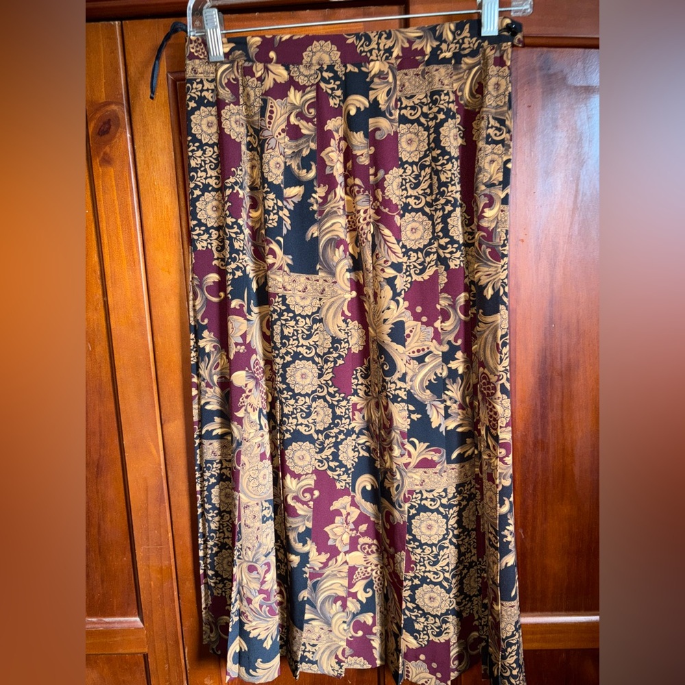 Elegant‎ Floral Patterned Skirt